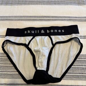 Skull & Bones Men's Black Trim Briefs in Light Gray